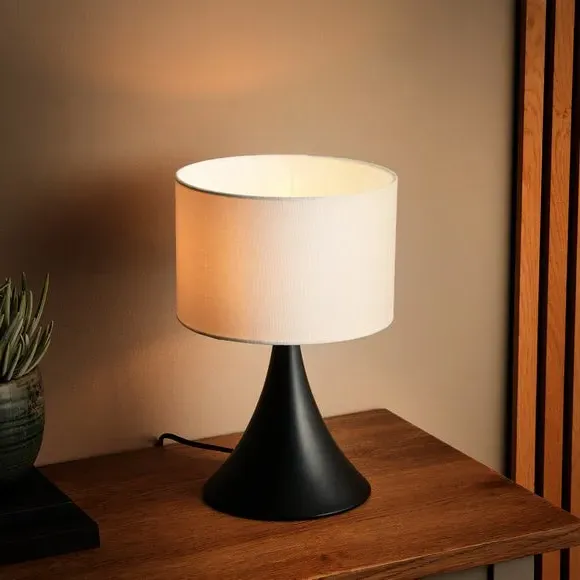 Modern Table Lamp with In-Line Switch - Black