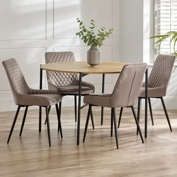 4-Seater Round Dining Table - Oak