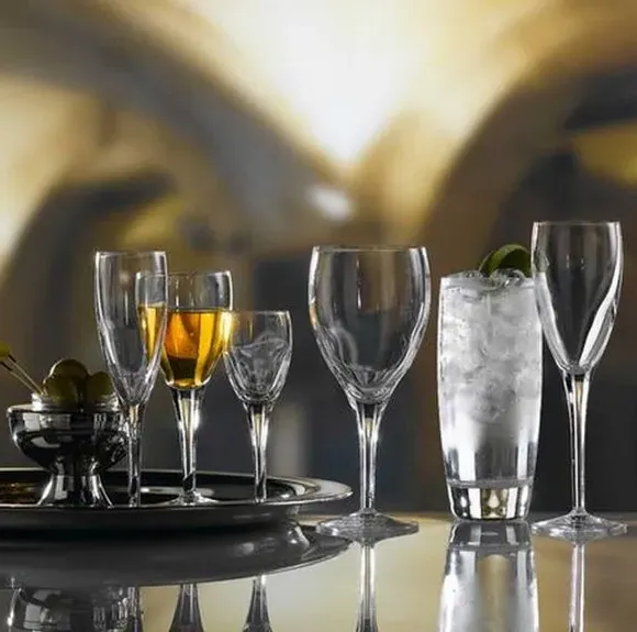 Set of 4 Cocktail Glasses - Clear, Glass