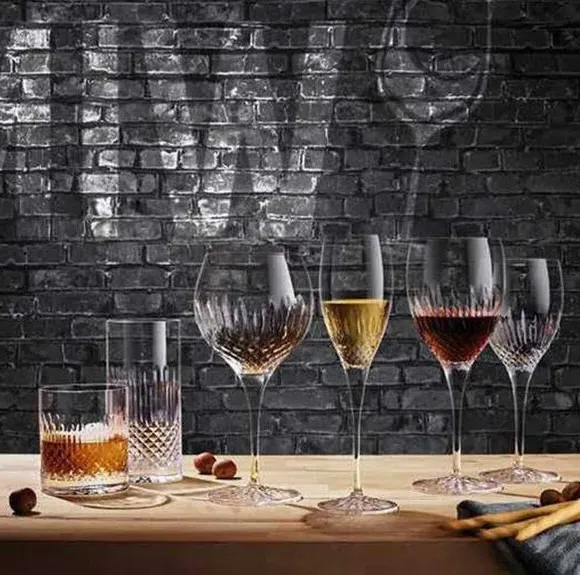 Set of 4 Wine Glasses - Clear, Glass