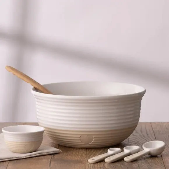 3.5L Mixing Bowl with Heart Motif - Stoneware