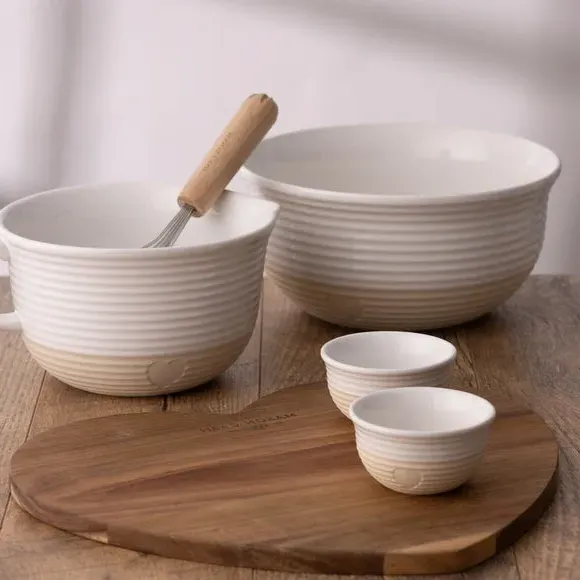 3.5L Mixing Bowl with Heart Motif - Stoneware