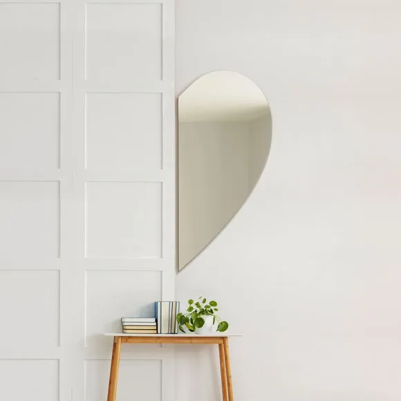 Half Heart Wall Mirror Frameless - Black image