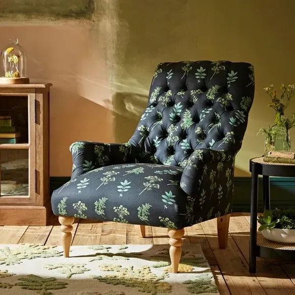 Armchair with Tufted Back - Green, Fabric image
