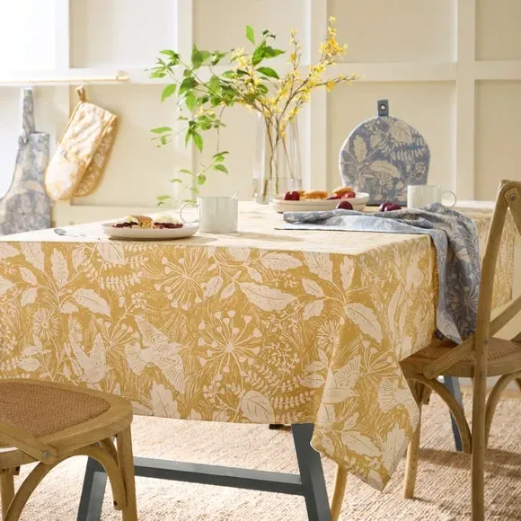 Meadow Starling Tablecloth - Honey, Cotton image