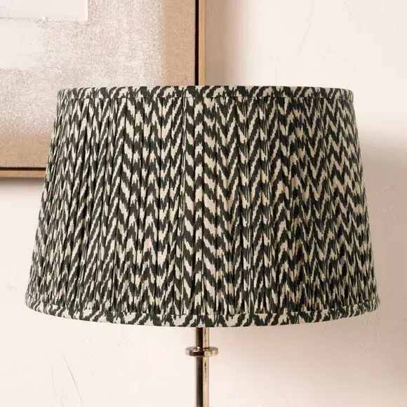 Chevron Mushroom Pleat Lamp Shade - Black image