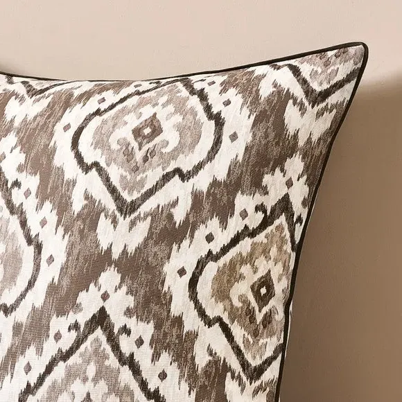 Suri Cushion with Zip Closure - Natural