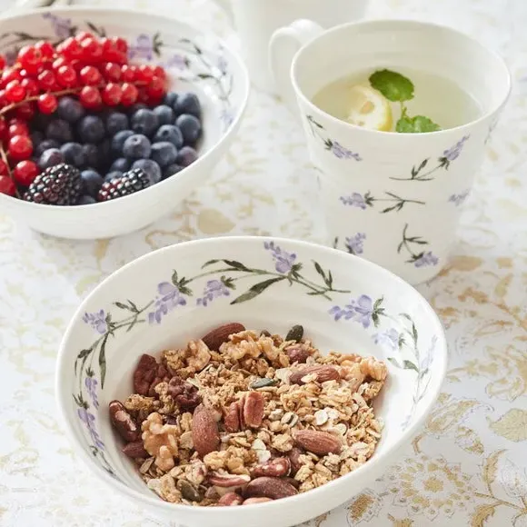 Set of 2 Mugs with Floral Design - White