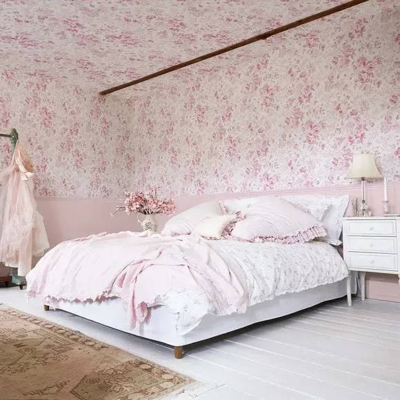 Romantic Rose Wallpaper Floral Design - Pink