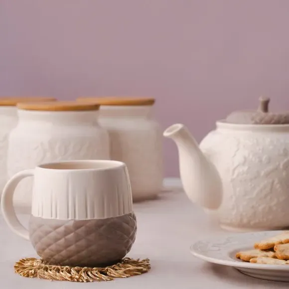 3-Piece Tea Set with Embossed Design - Cream