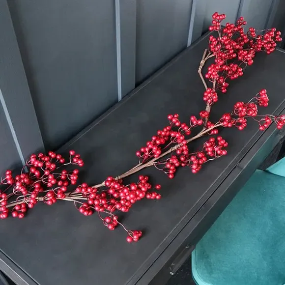 152cm Artificial Berry Garland - Green image