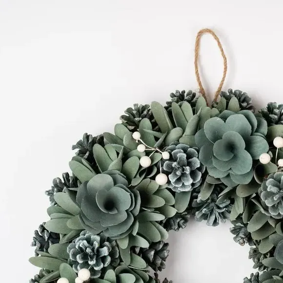 38cm Artificial Wreath - Green, Wood Shavings
