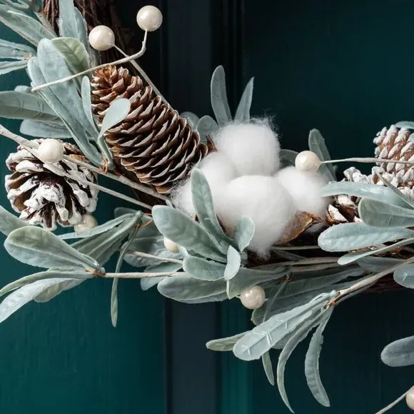 45cm Artificial Wreath with Cotton Balls - Green