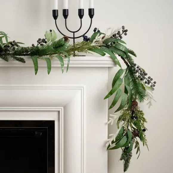 Artificial Garland with Berries - Green, Pine image