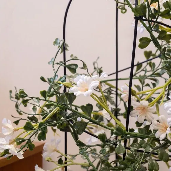 Climbing Obelisk Plant - Green, Artificial