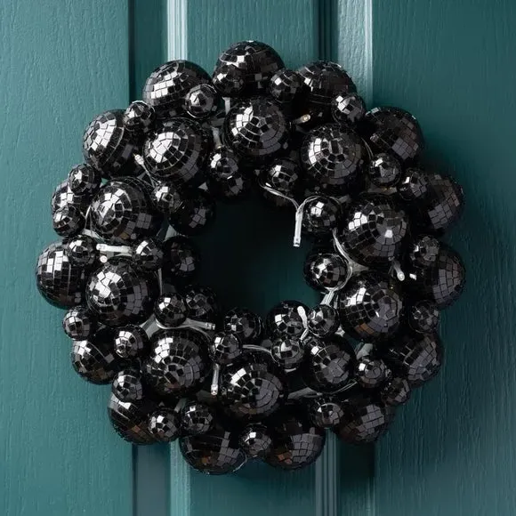 Light-Up Disco Ball Wreath - Black, Mirror