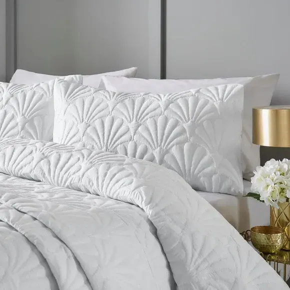 Duvet Cover Set with Pillowcases - White