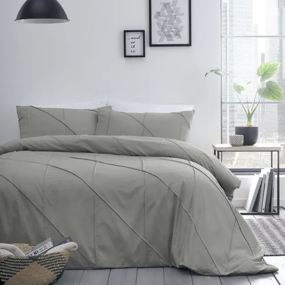 Duvet Cover Set with Pleated Detail - Grey