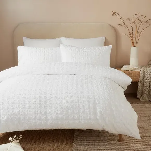 Embossed Grid Duvet Cover Set - White, Polyester image