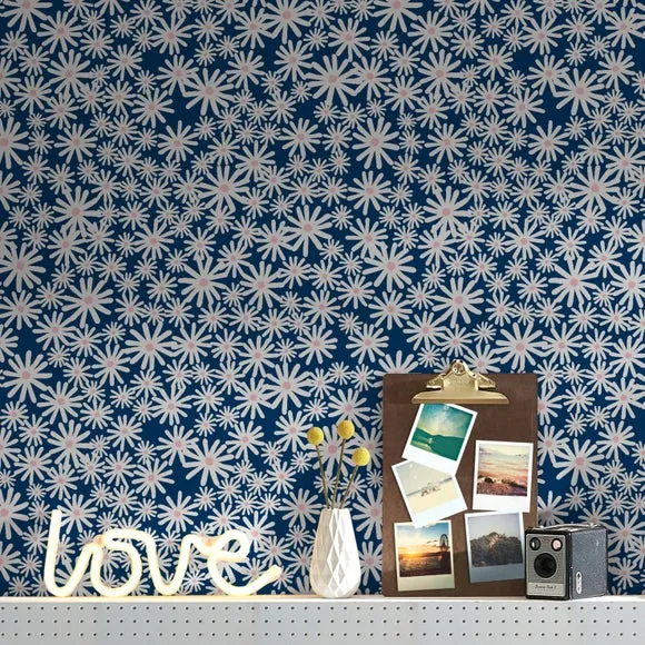 Daisy Floral Wallpaper with Mica Shine - Blue