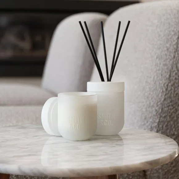Tonka & White Musk Candle - White, Glass