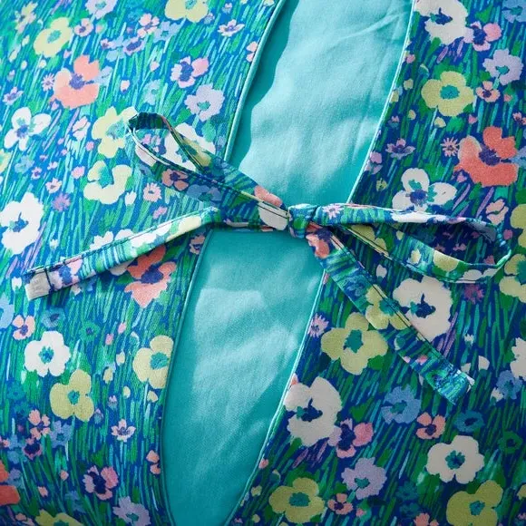 Square Cushion with Floral Design - Cotton