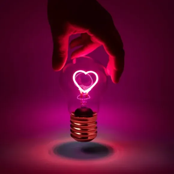 Heart-Shaped Night Light Cordless - Pink, Glass image