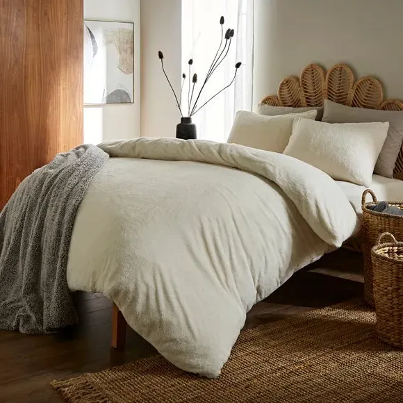 Duvet Cover and Pillowcase Set - Cream, Polyester
