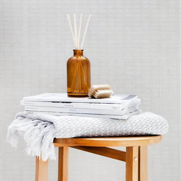 Reed Diffuser with Essential Oils - Brown image