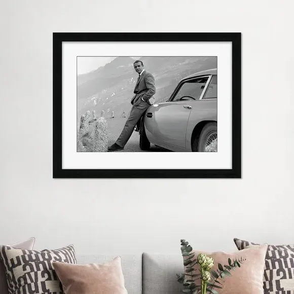 Framed Print James Bond Aston Martin - Black/White image