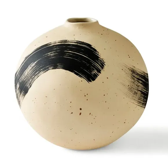 Curved Vase with Brush Stroke - Cream, Ceramic