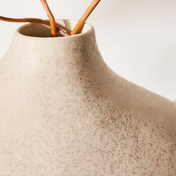 Pebble Vase - Cream, Ceramic