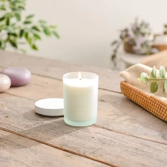 Scented Candle with Wooden Lid - White image