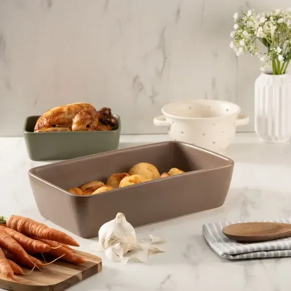 Stoneware Roaster - Fawn, Ceramic