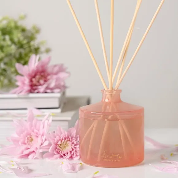Reed Diffuser with Wooden Reeds - Rose, Glass image