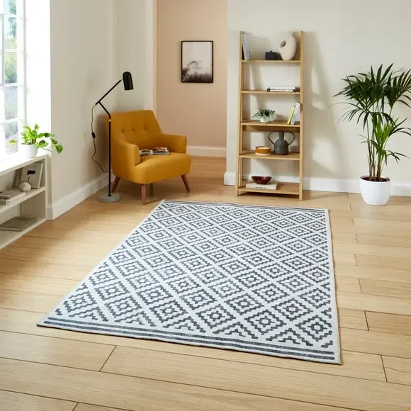 Diamond Pattern Rug - Grey