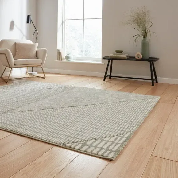 Hand-Carved Rug with Boho Pattern - Green