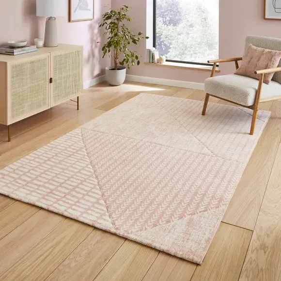 Hand-Carved Rug with Boho Pattern - Rose