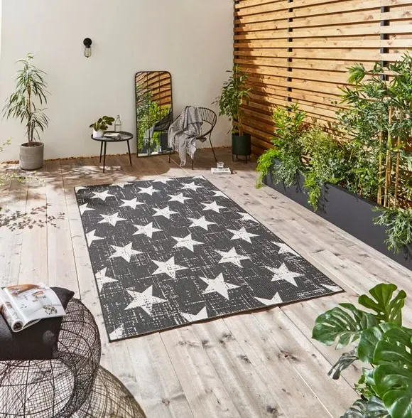 Indoor Outdoor Rug - Black, Polypropylene image