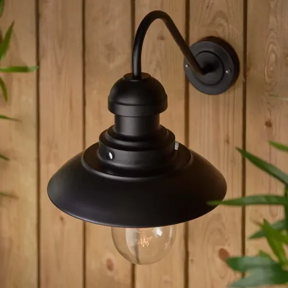 Curved Outdoor Wall Light - Black, Aluminium