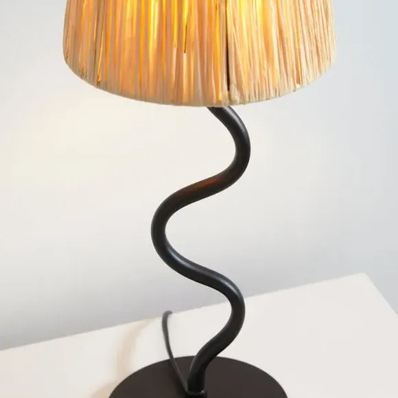 Wavy Table Lamp with Switch - Black, Raffia