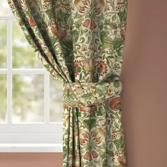 Curtain Tieback with Lodden Pattern - Strawberry