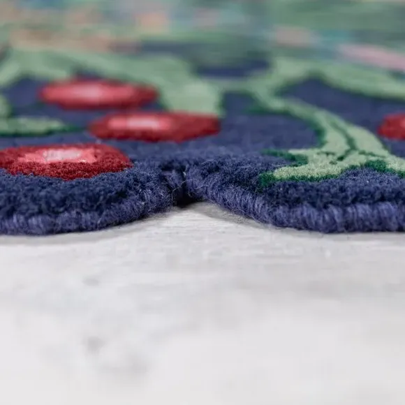 Woodland Weeds Rug Hand-Carved - Dewberry, Wool