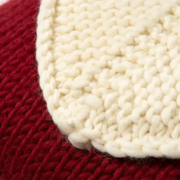Queen of Hearts Cushion Knit Kit - Ruby, Wool