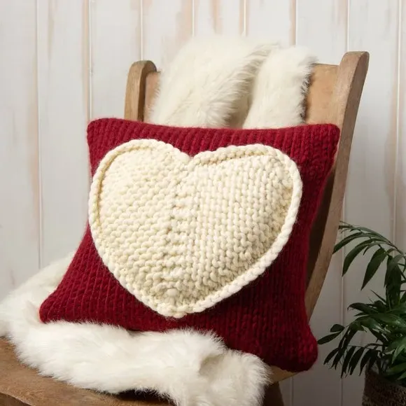 Queen of Hearts Cushion Knit Kit - Ruby, Wool image