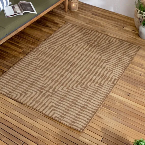 Indoor Outdoor Rug with Diamond Pattern - Natural