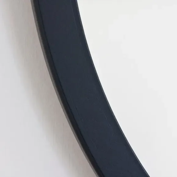 Round Wall Mirror with Minimalist Frame - Black