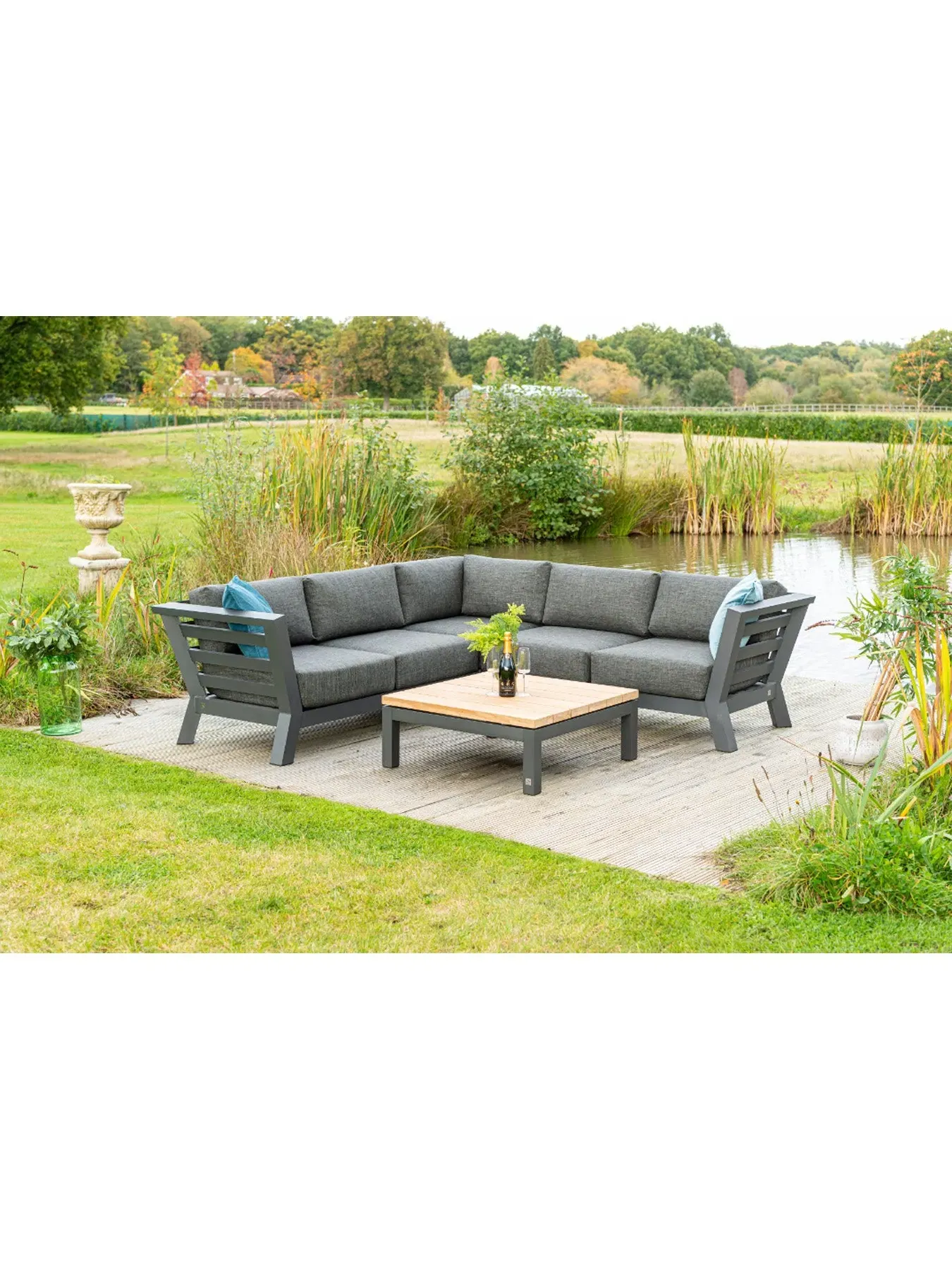 Small Corner Lounge Set - Anthracite Frame