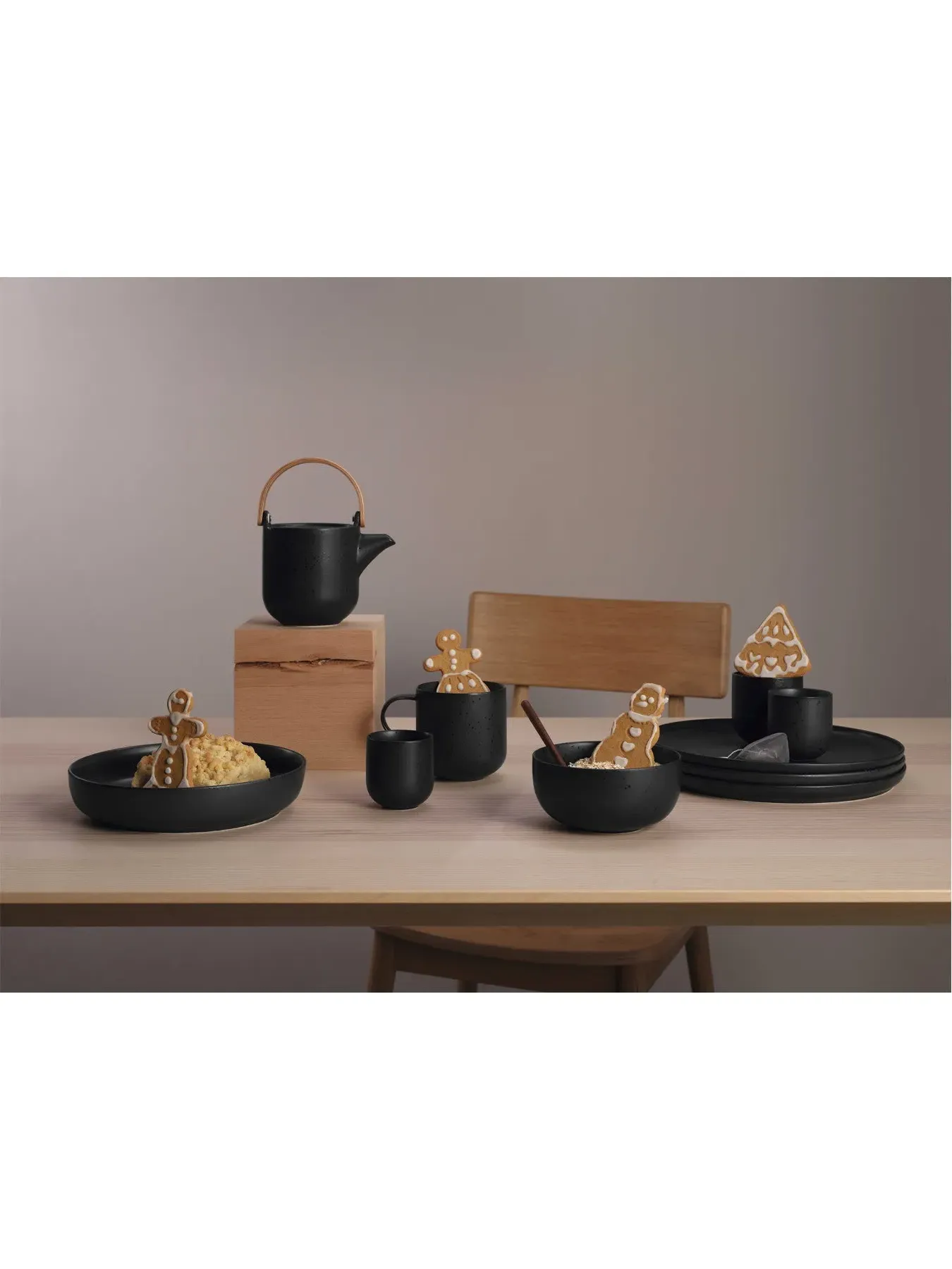 22cm Gourmet Plate - Black, Porcelain