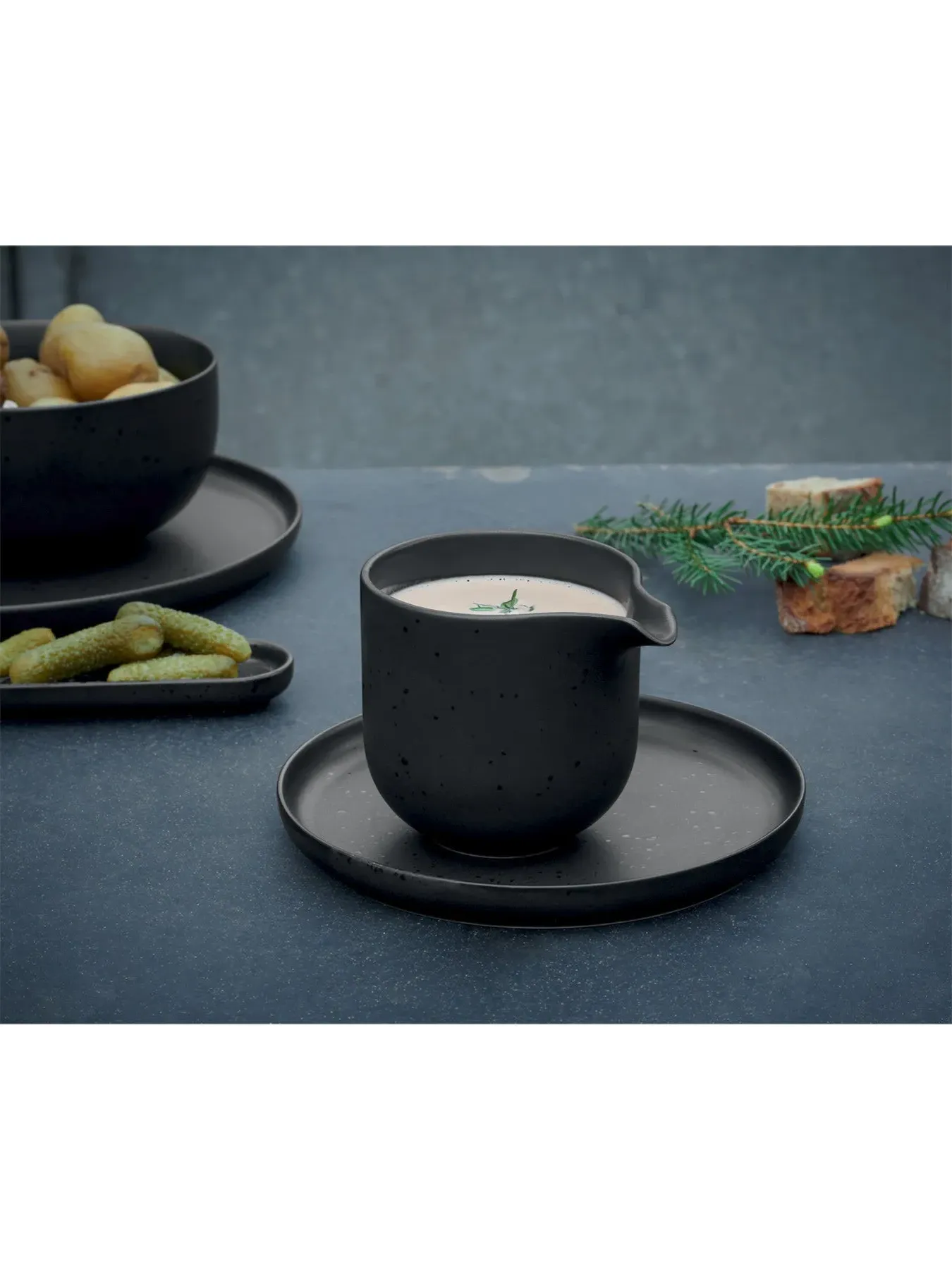 Coppa Creamer - Black, Porcelain